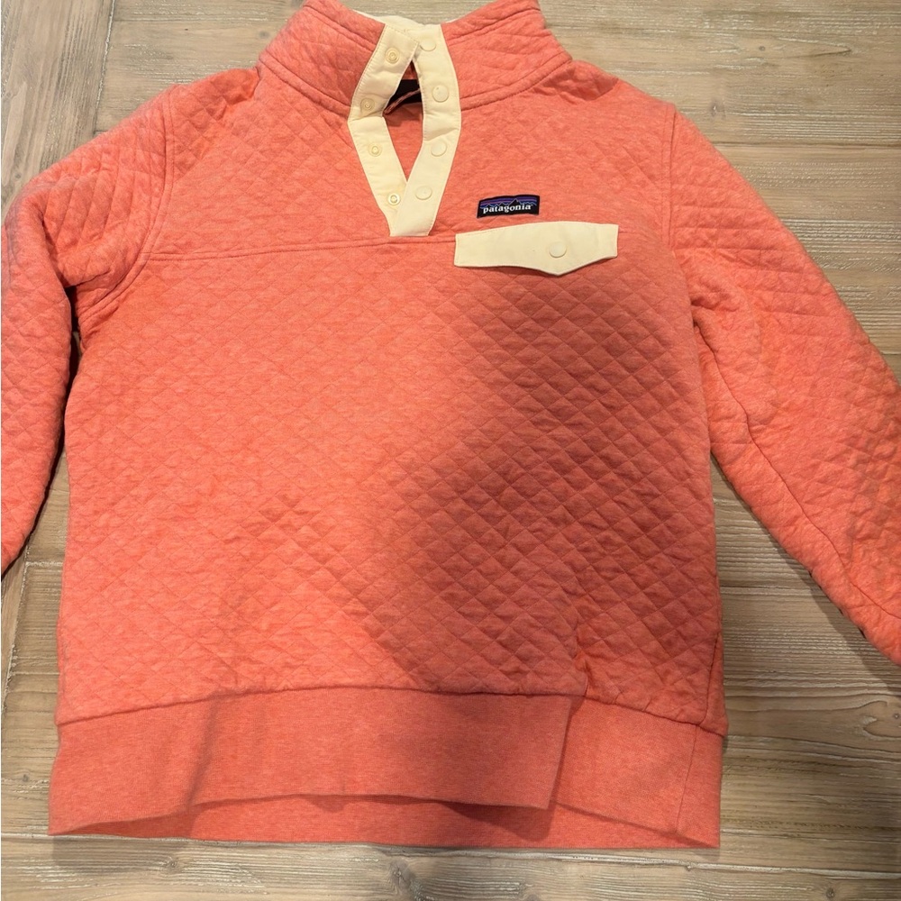 Patagonia apricot quilted snap T size small